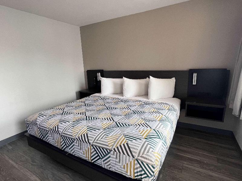 Motel 6 Ely image