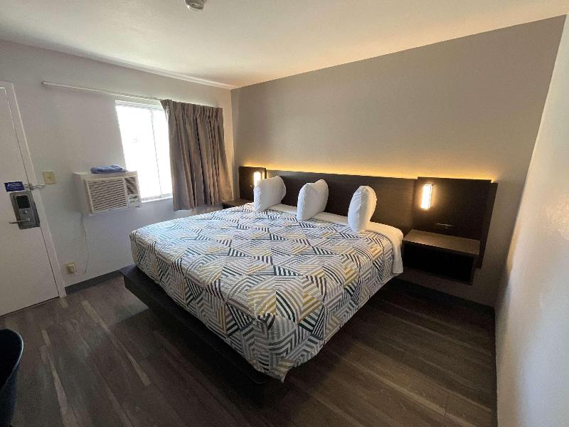 Motel 6 Ely image