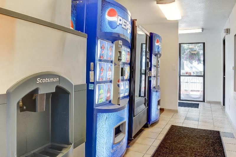 Motel 6 Eugene South Springfield image