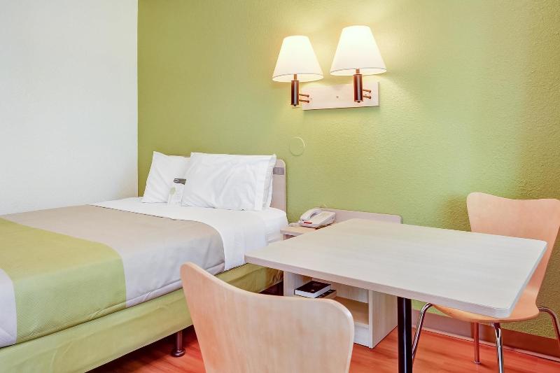 Motel 6 Eugene South Springfield image