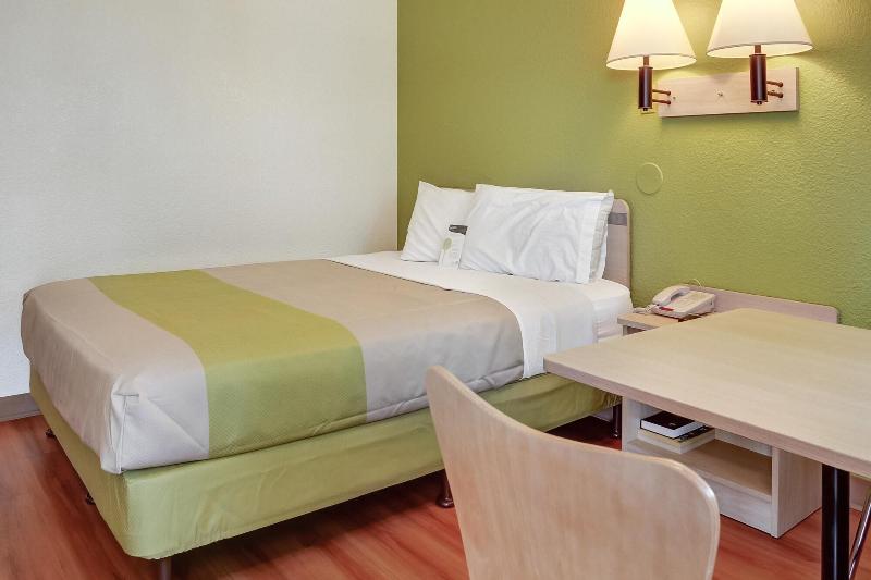Motel 6 Eugene South Springfield image
