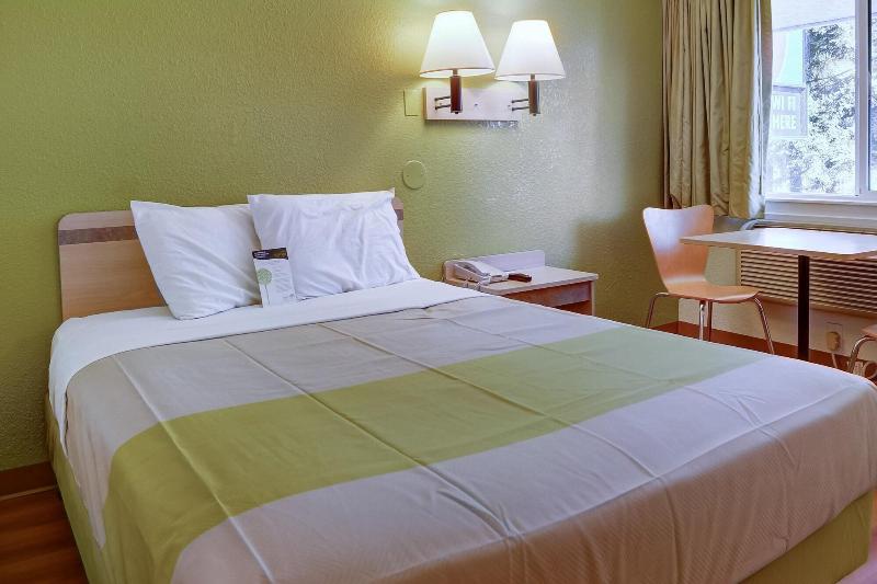 Motel 6 Eugene South Springfield image