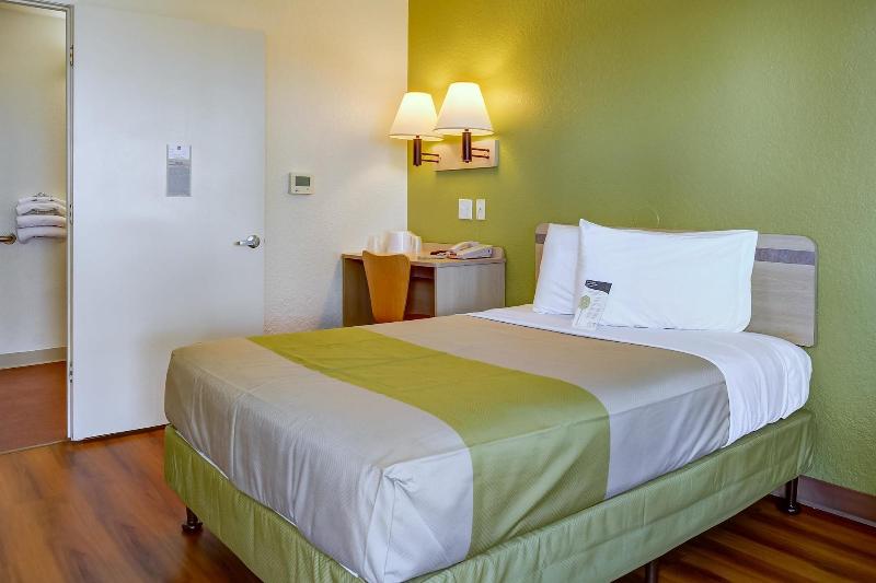Motel 6 Eugene South Springfield image