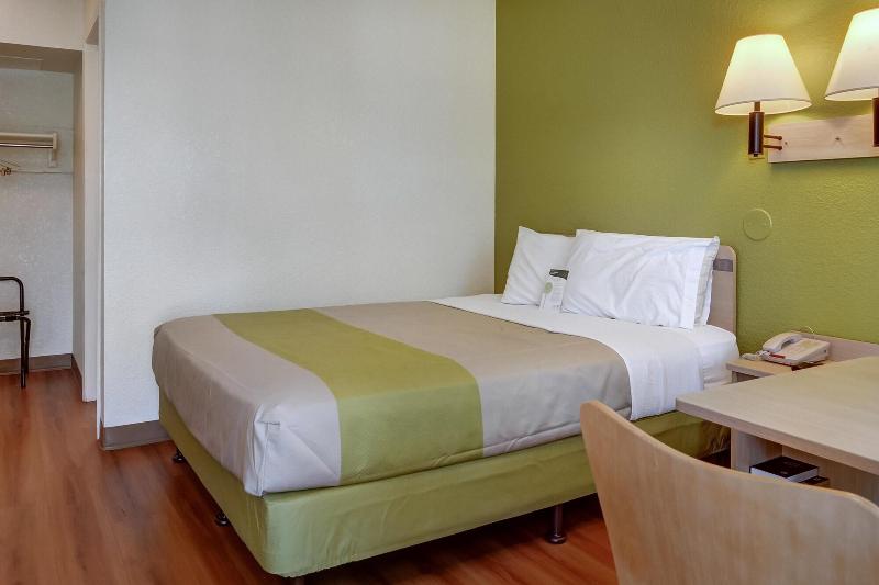Motel 6 Eugene South Springfield image