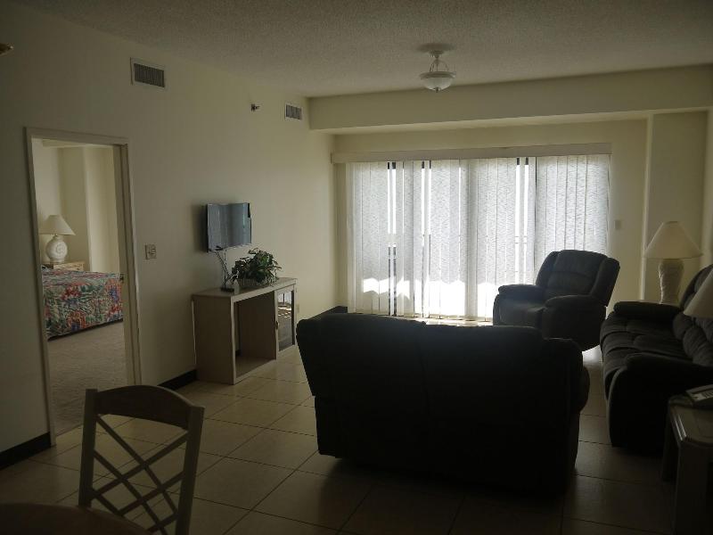 Aquarius Beach Tower image