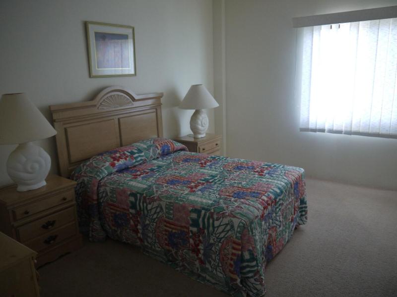 Aquarius Beach Tower image