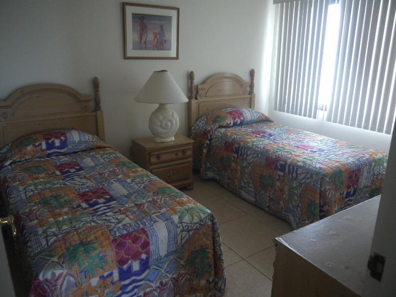 Aquarius Beach Tower image