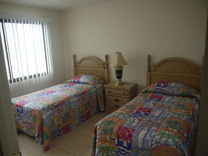 Aquarius Beach Tower image