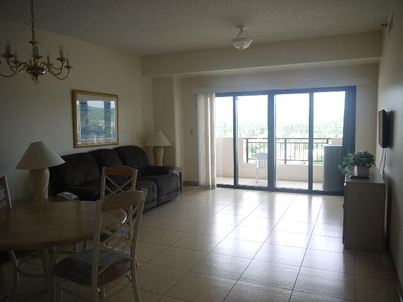 Aquarius Beach Tower image