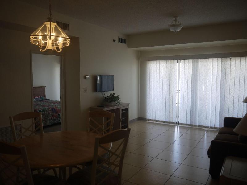 Aquarius Beach Tower image