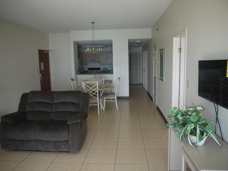 Aquarius Beach Tower image