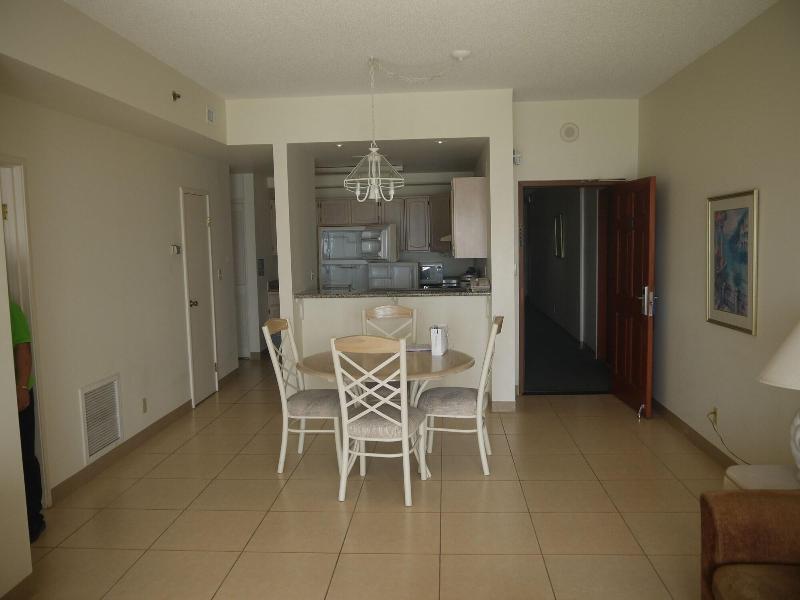 Aquarius Beach Tower image
