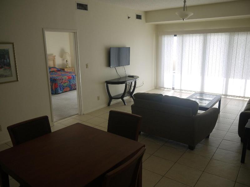 Aquarius Beach Tower image