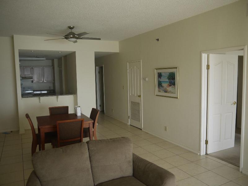 Aquarius Beach Tower image