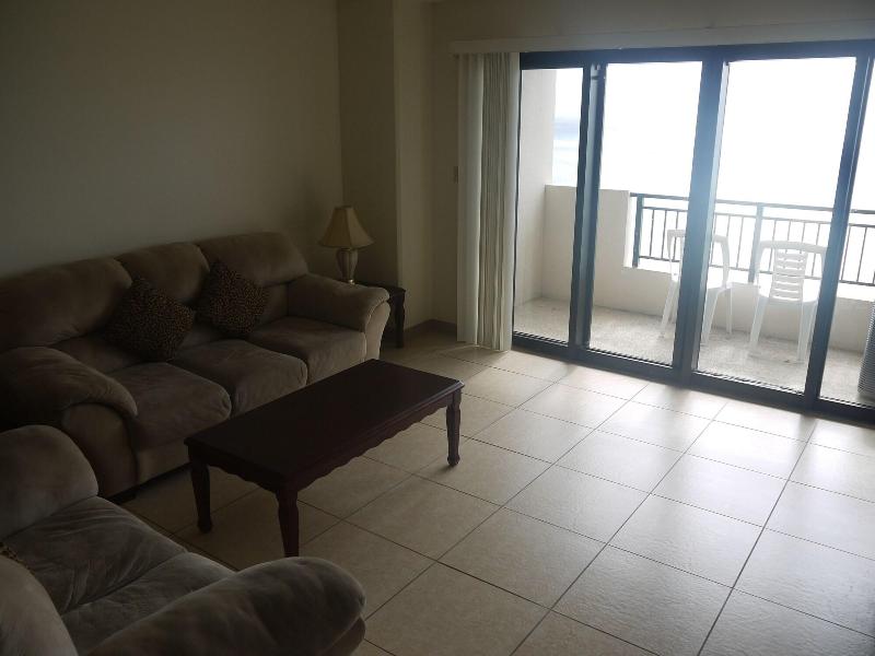 Aquarius Beach Tower image