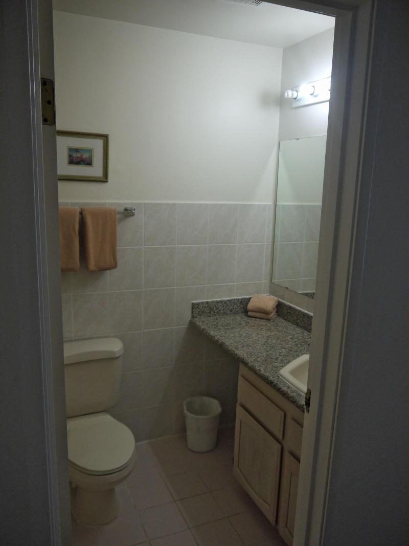 Aquarius Beach Tower image