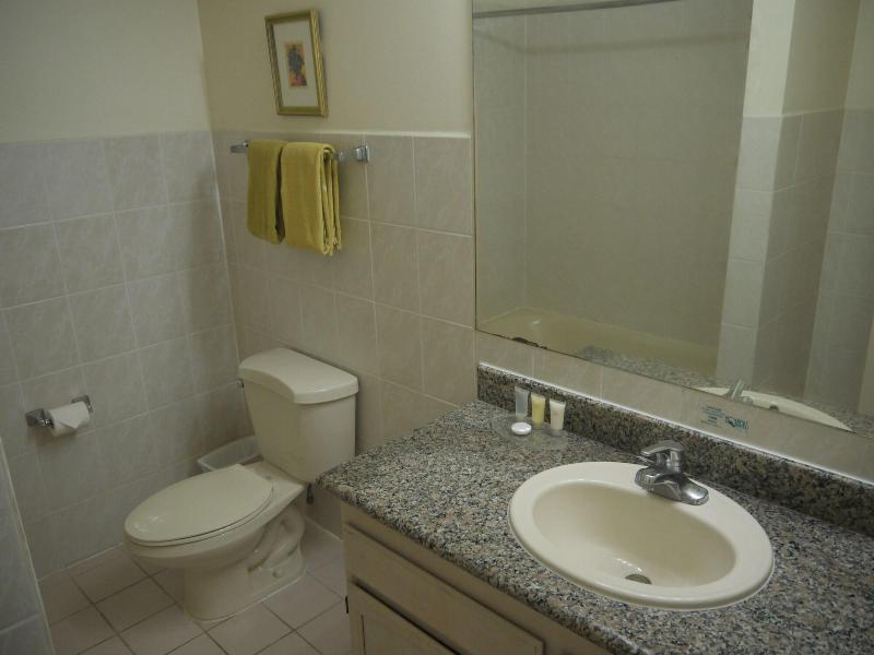 Aquarius Beach Tower image