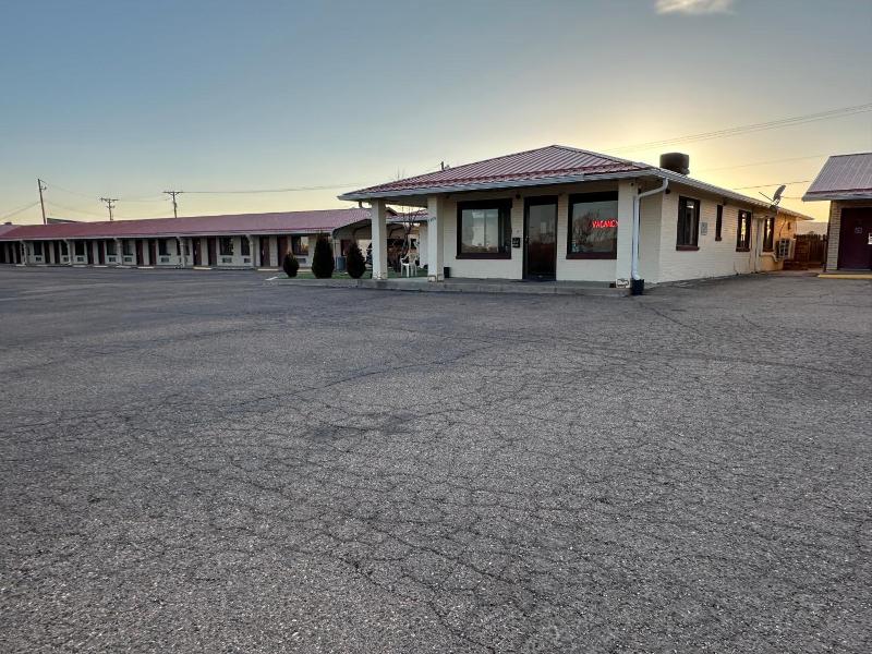 Regal Motel In Las Vegas New Mexico image