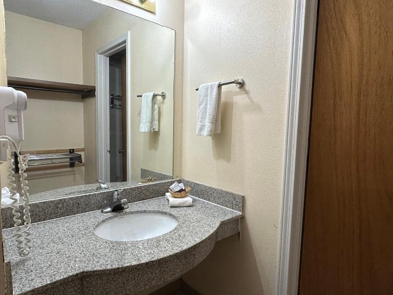 Regal Motel In Las Vegas New Mexico image