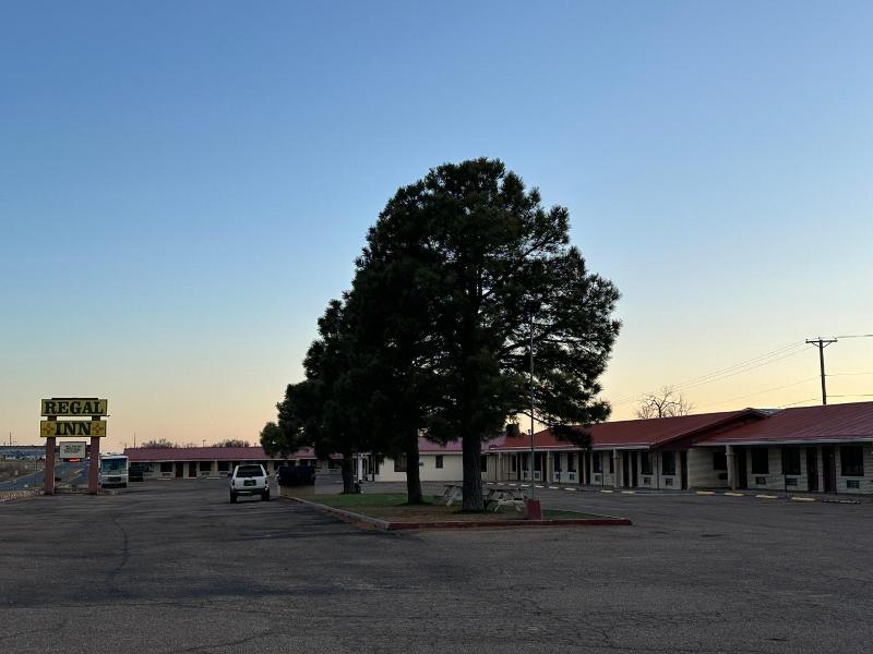 Regal Motel In Las Vegas New Mexico image