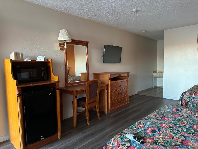 Regal Motel In Las Vegas New Mexico image