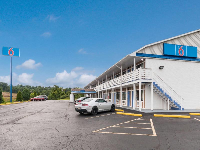 MOTEL 6 PARKERBURG WV
