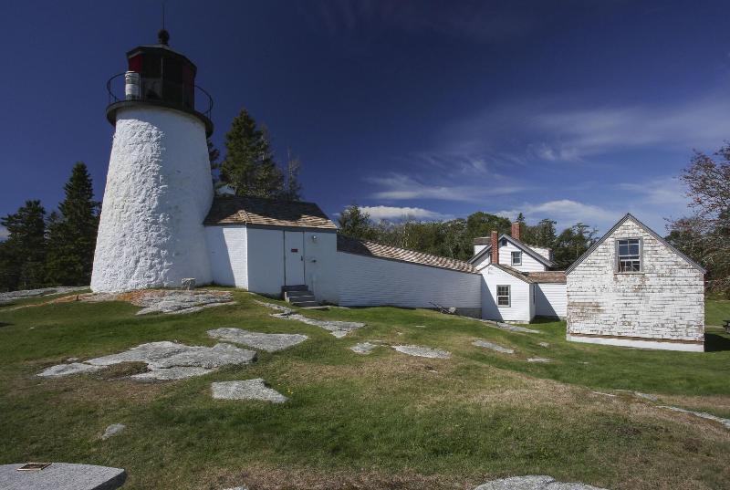 Spruce Point Inn Resort Spa image