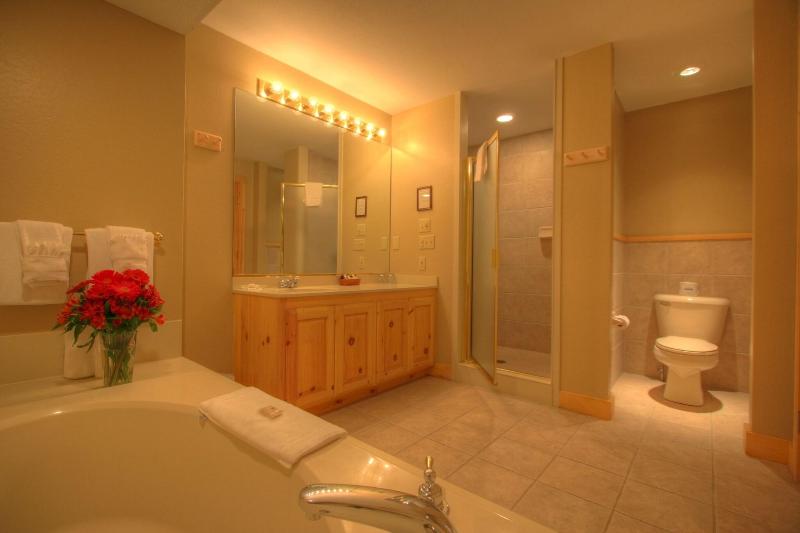 Spruce Point Inn Resort Spa image