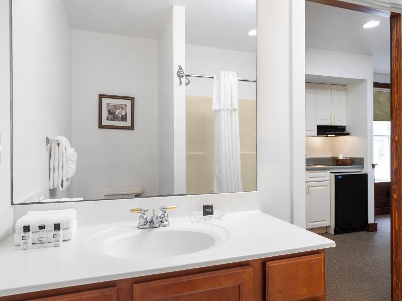 Spruce Point Inn Resort Spa image