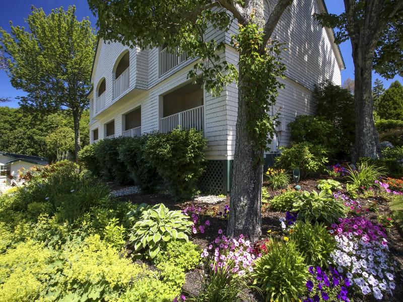 Spruce Point Inn Resort Spa image