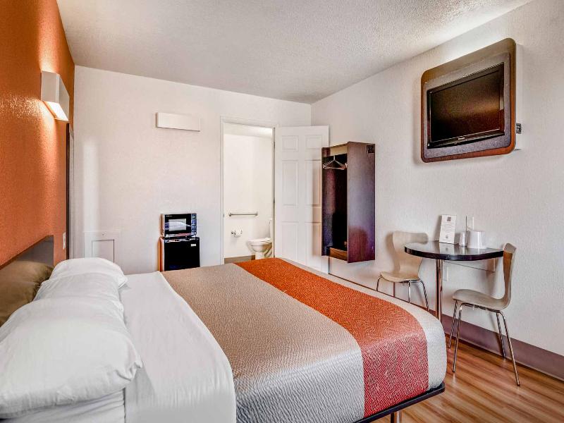 Motel 6 Youngstown, Oh GA image