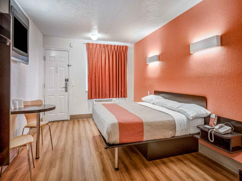 Motel 6 Youngstown, Oh GA image