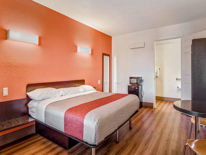 Motel 6 Youngstown, Oh GA image
