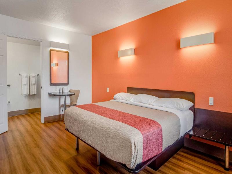 Motel 6 Youngstown, Oh GA image