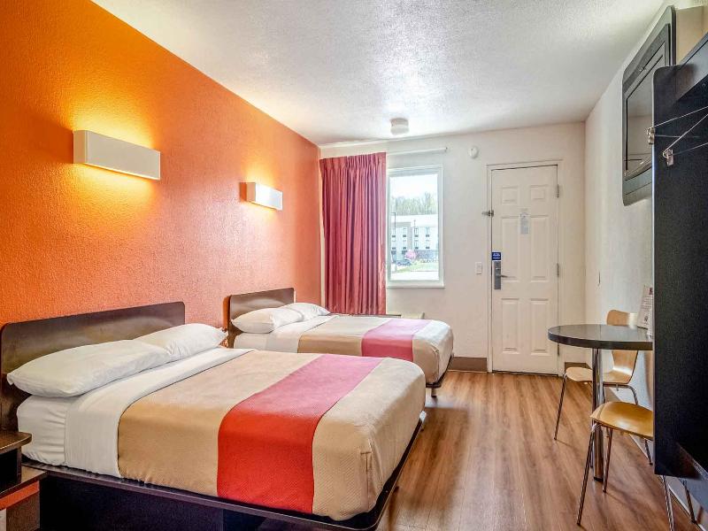 Motel 6 Youngstown, Oh GA image