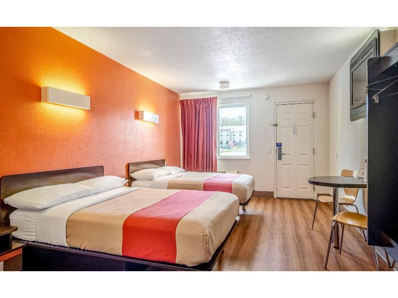 Motel 6 Youngstown, Oh GA image