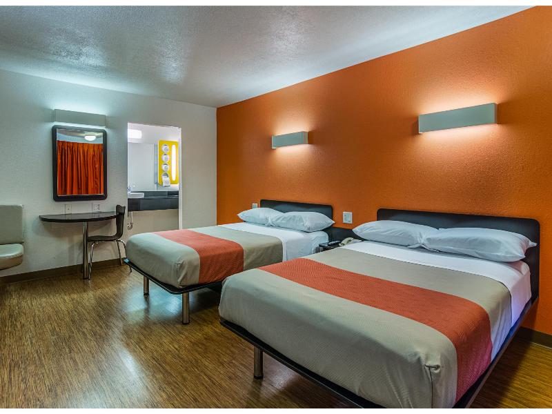 Motel 6 Youngstown, Oh GA image
