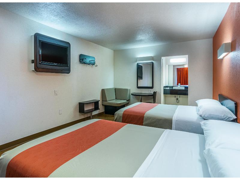 Motel 6 Youngstown, Oh GA image