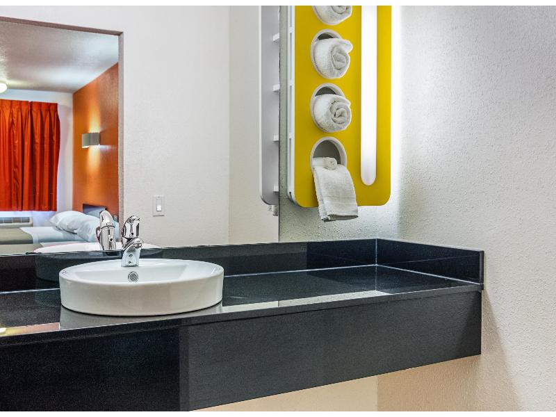 Motel 6 Youngstown, Oh GA image
