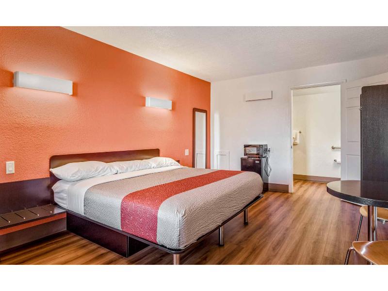 Motel 6 Youngstown, Oh GA image