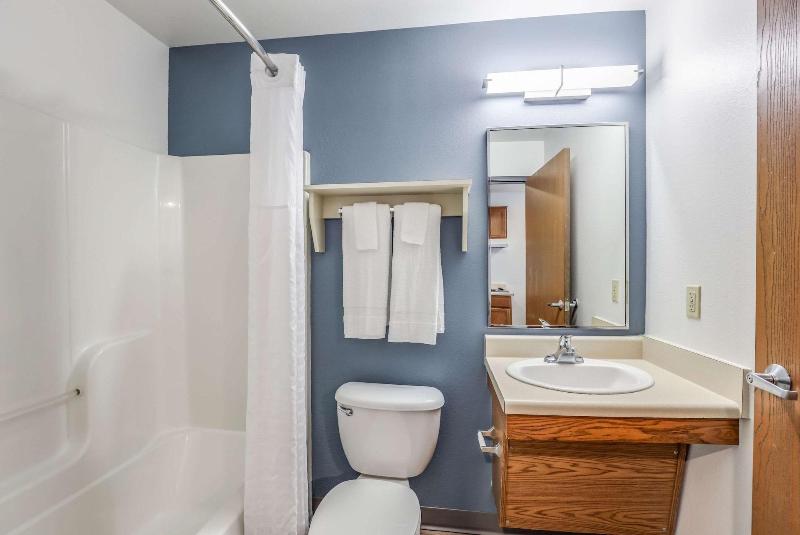 Woodspring Suites Tallahassee East image