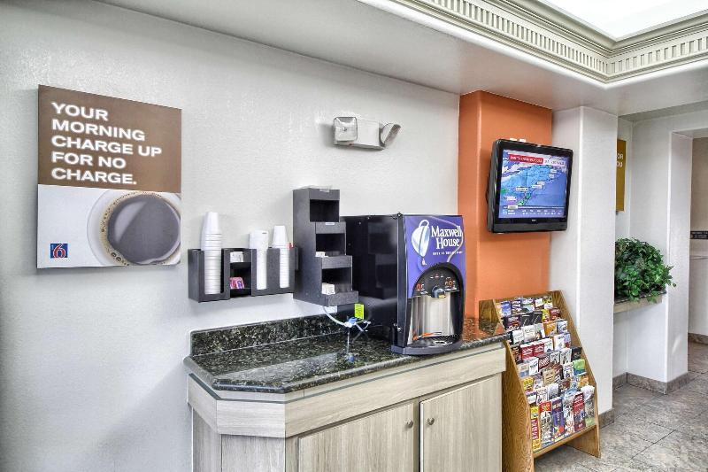 Motel 6 Mission Tx image