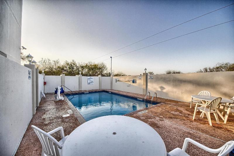 Motel 6 Mission Tx image