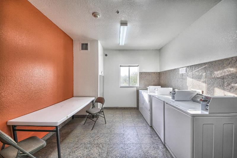 Motel 6 Mission Tx image