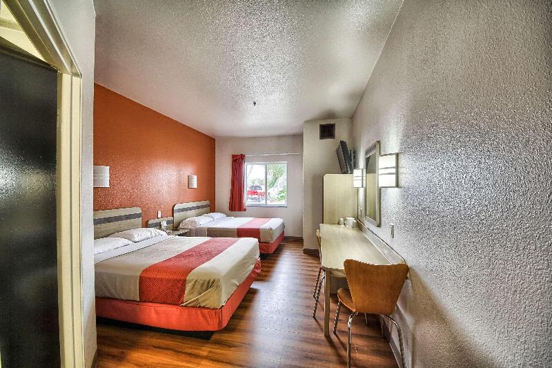 Motel 6 Mission Tx image