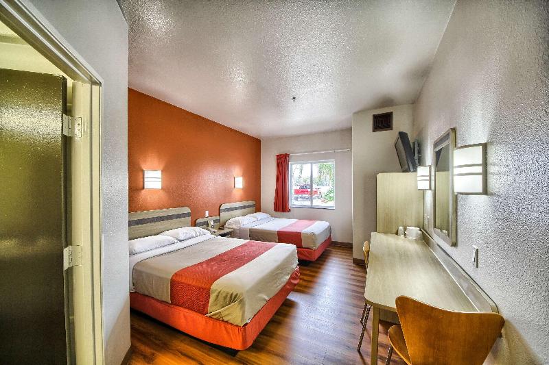 Motel 6 Mission Tx image