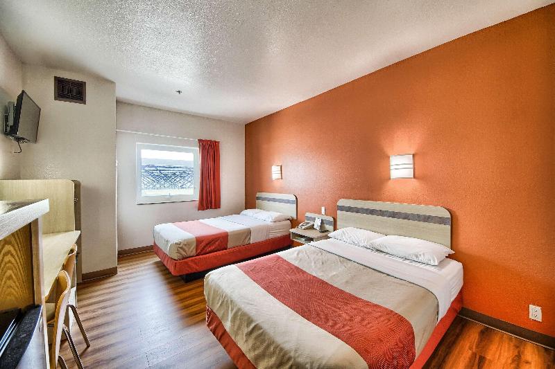 Motel 6 Mission Tx image