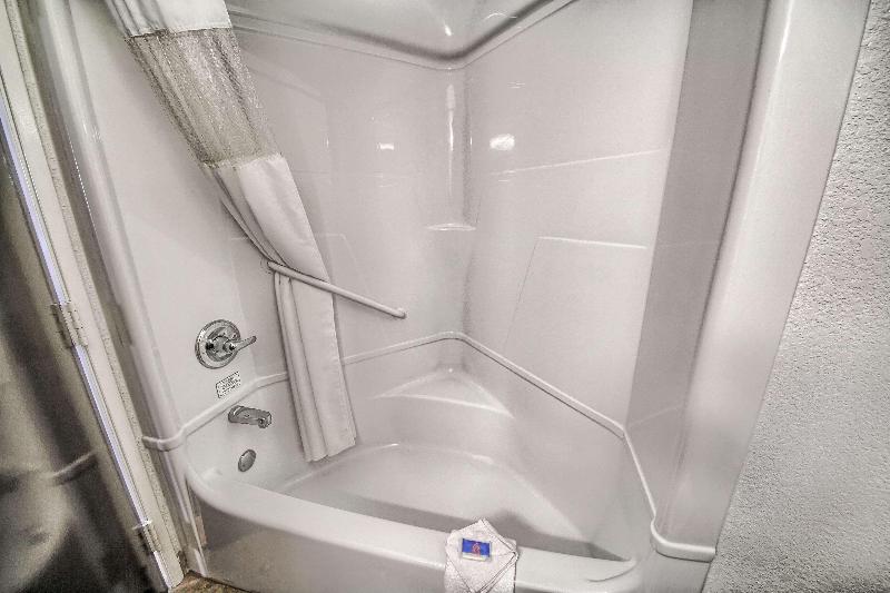 Motel 6 Mission Tx image