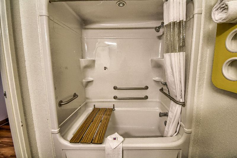Motel 6 Mission Tx image