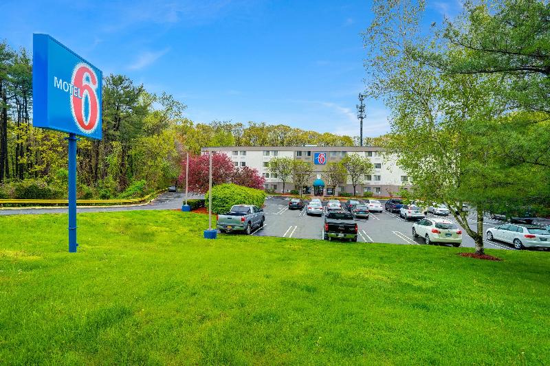 Motel 6 Milford image